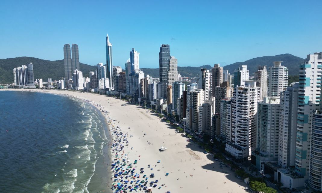 O Mercado Imobiliário em Balneário Camboriú: Oportunidades e Valorização